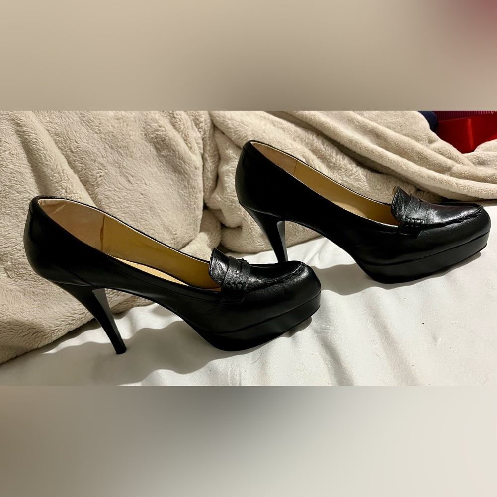 Women’s Nine West Black Leather Heel Loafers Size 8.5 Pumps